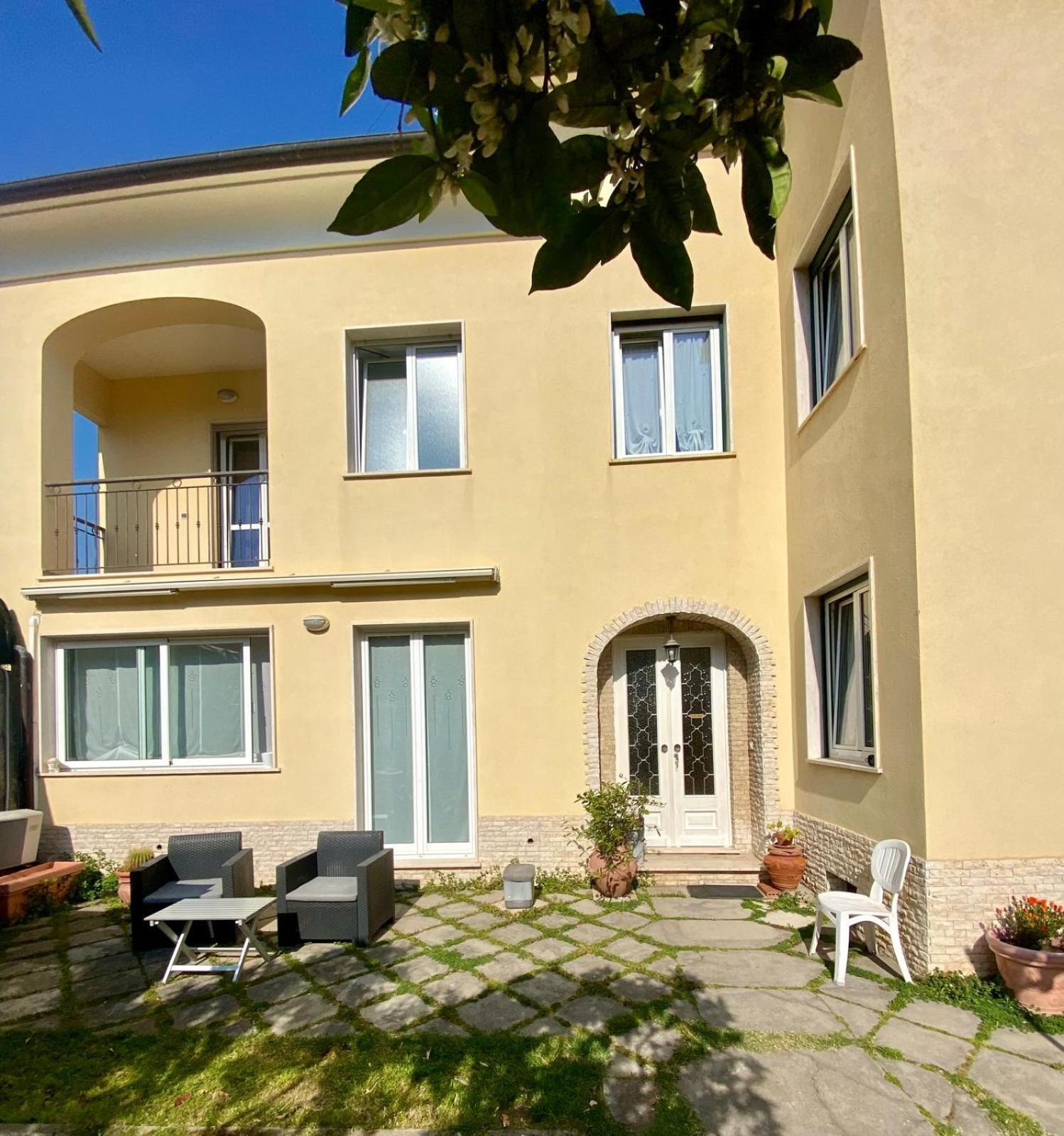 Villa Marcellina Лоано Екстериор снимка