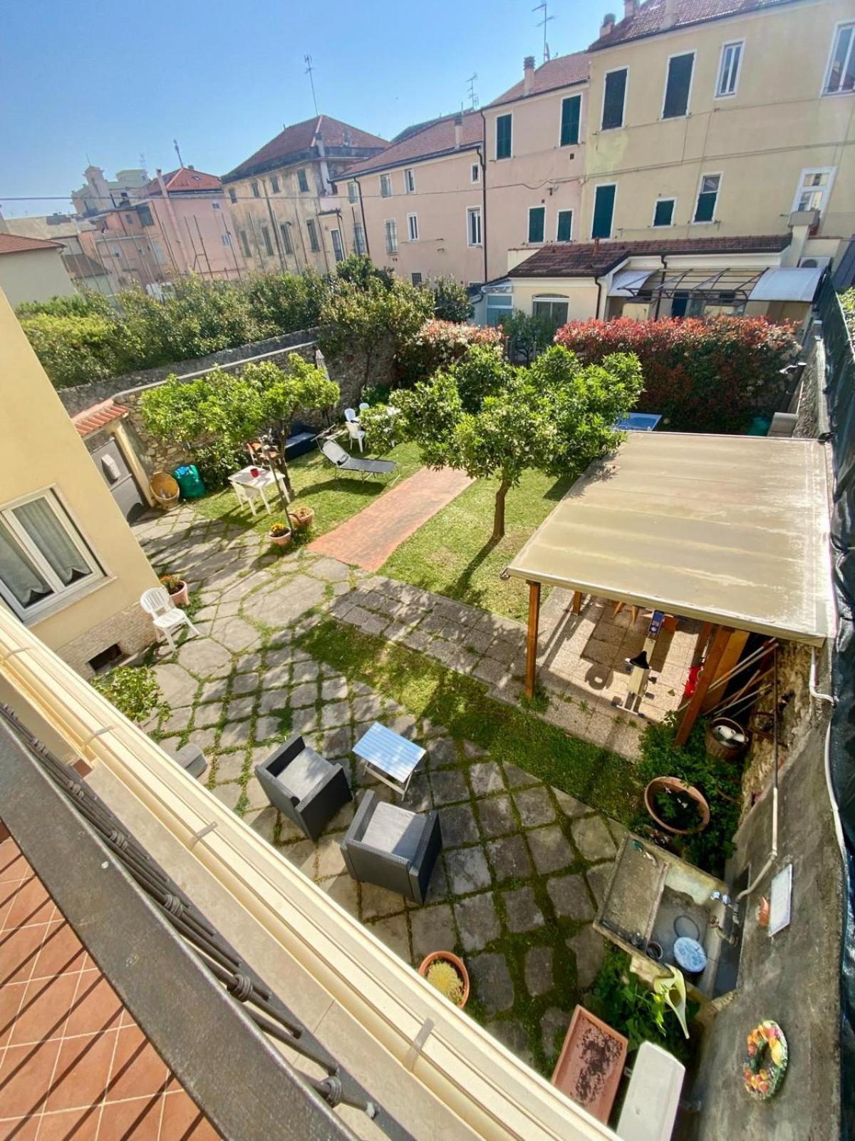 Villa Marcellina Лоано Екстериор снимка
