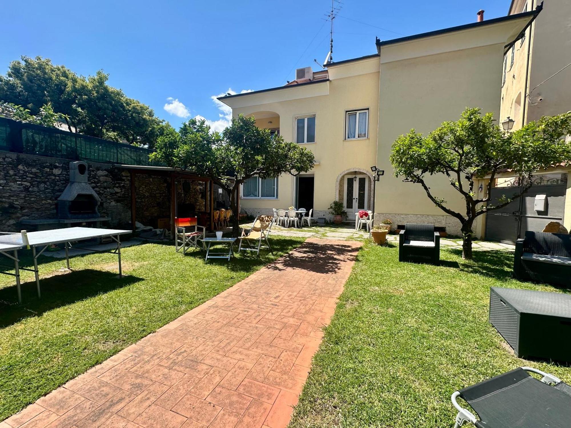 Villa Marcellina Лоано Екстериор снимка